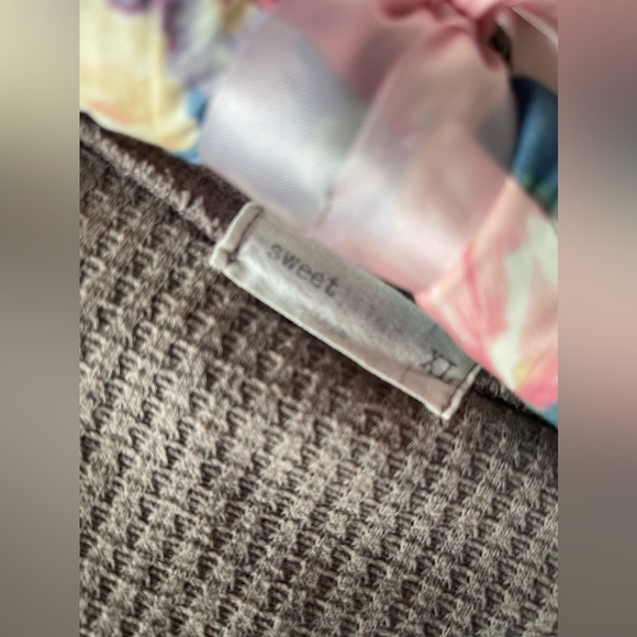 SweetLilac Cropped Sweater - Picture 2 of 2